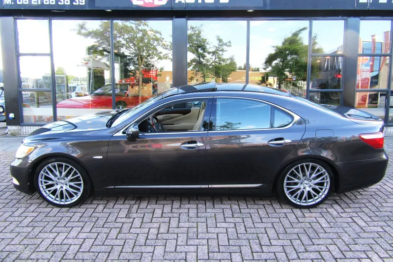 Lexus LS (2007)