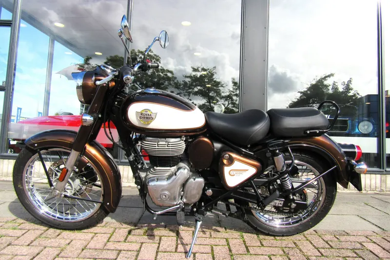 Royal Enfield Classic 350 (2025)