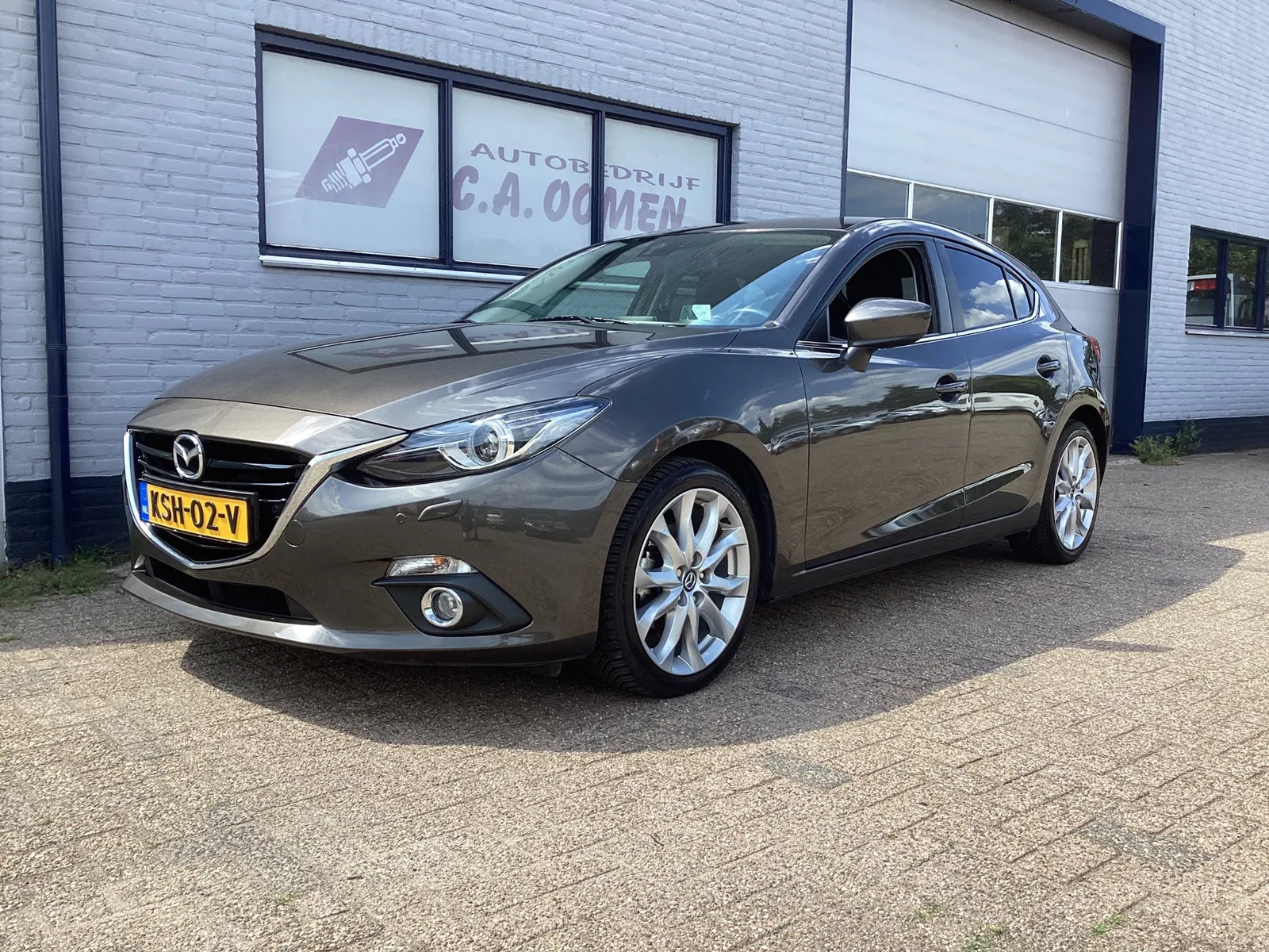 Mazda 3 (2015) — foto 1