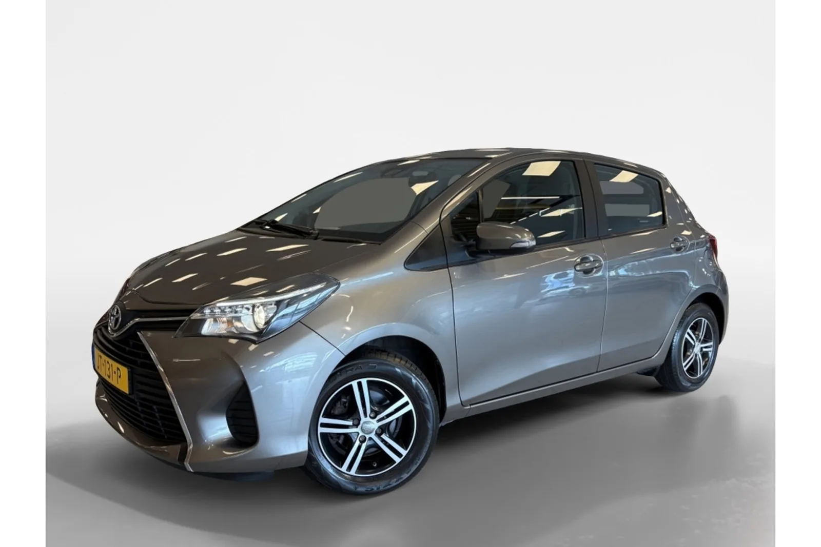 Toyota Yaris (2016) — foto 1