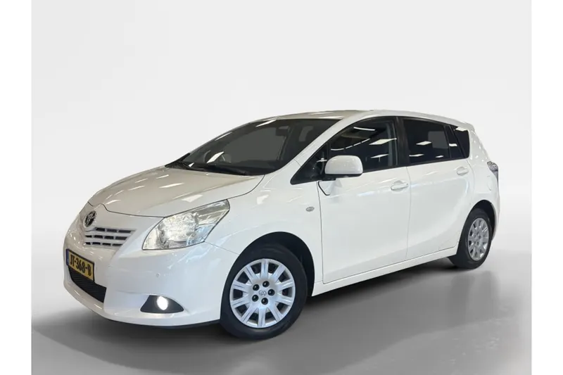 Toyota Verso (2012)