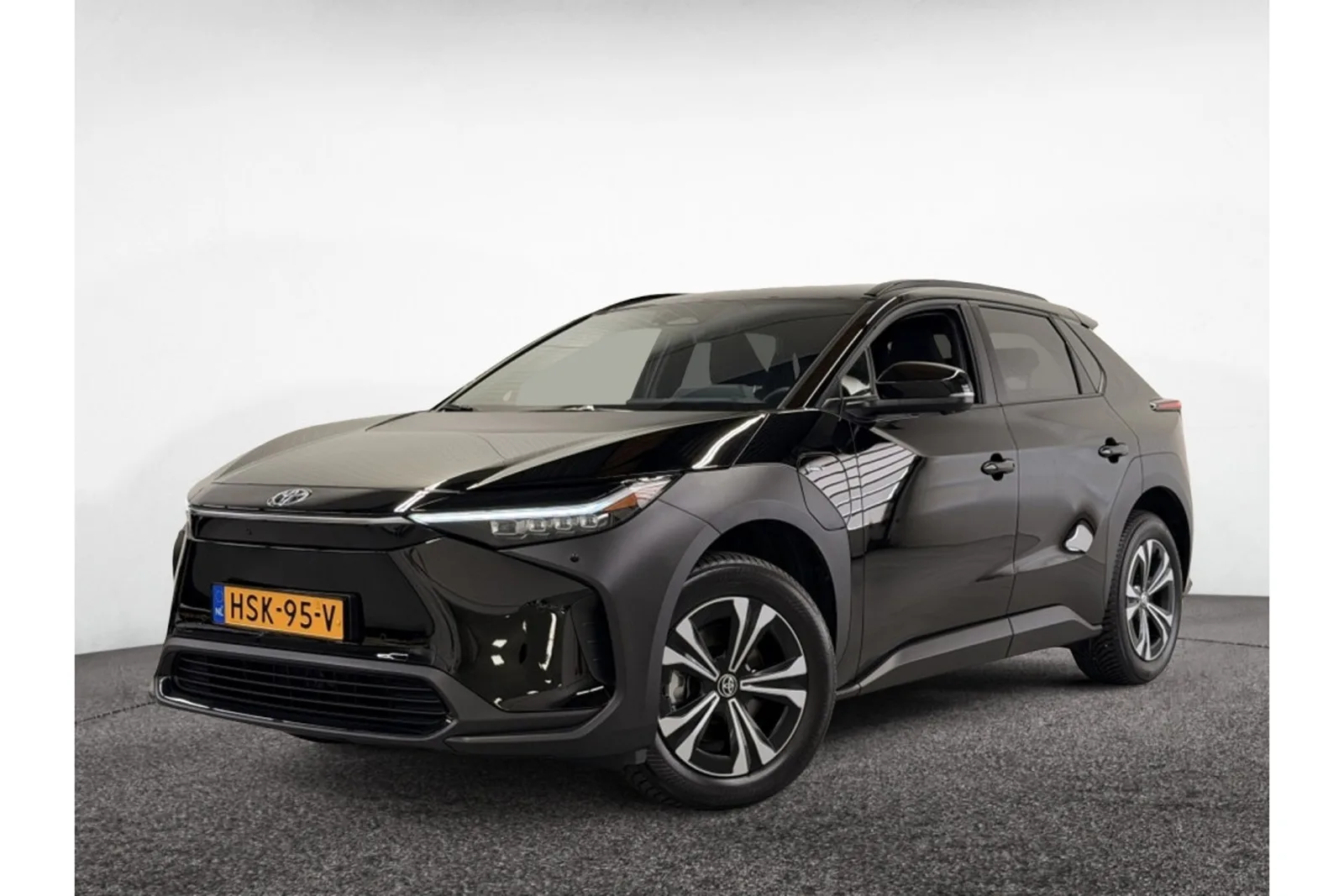 Toyota bZ4X (2025) — foto 1