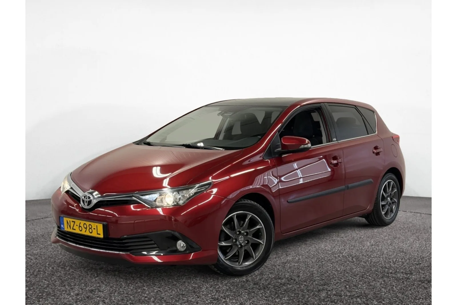 Toyota Auris (2017) — foto 1