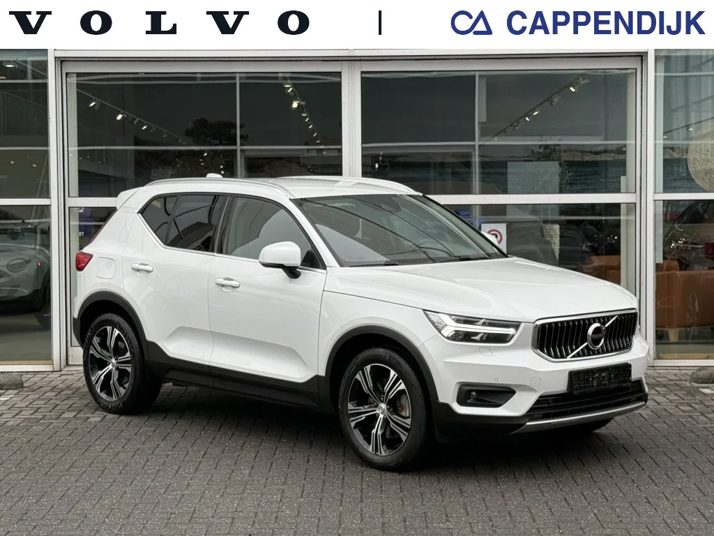 Volvo XC40 (2021) — foto 1
