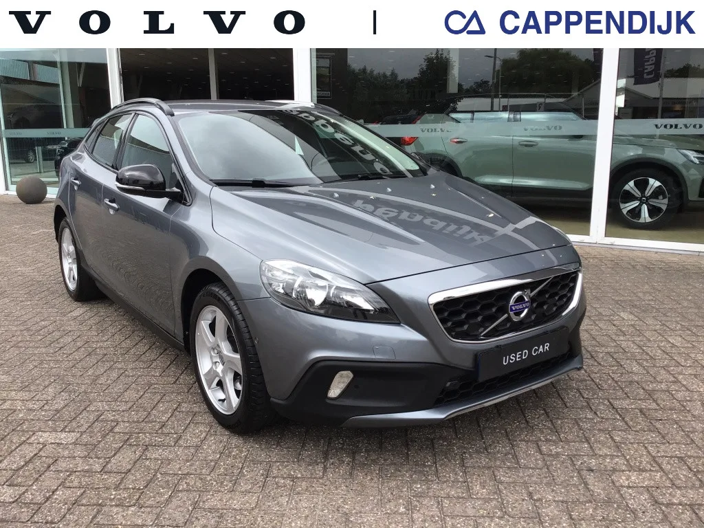 Volvo V40 Cross Country (2015) — foto 1