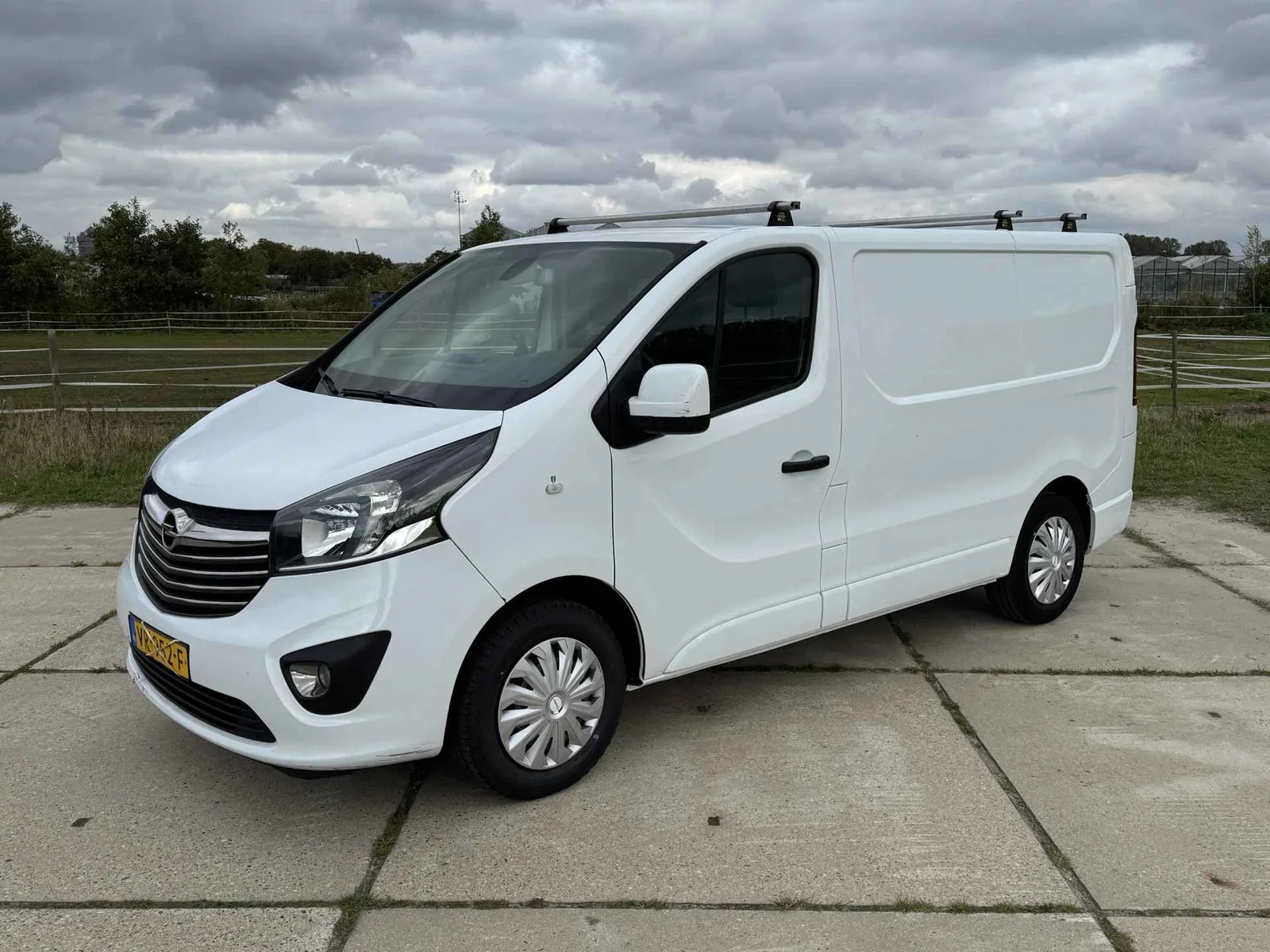 Opel Vivaro (2015) — foto 1