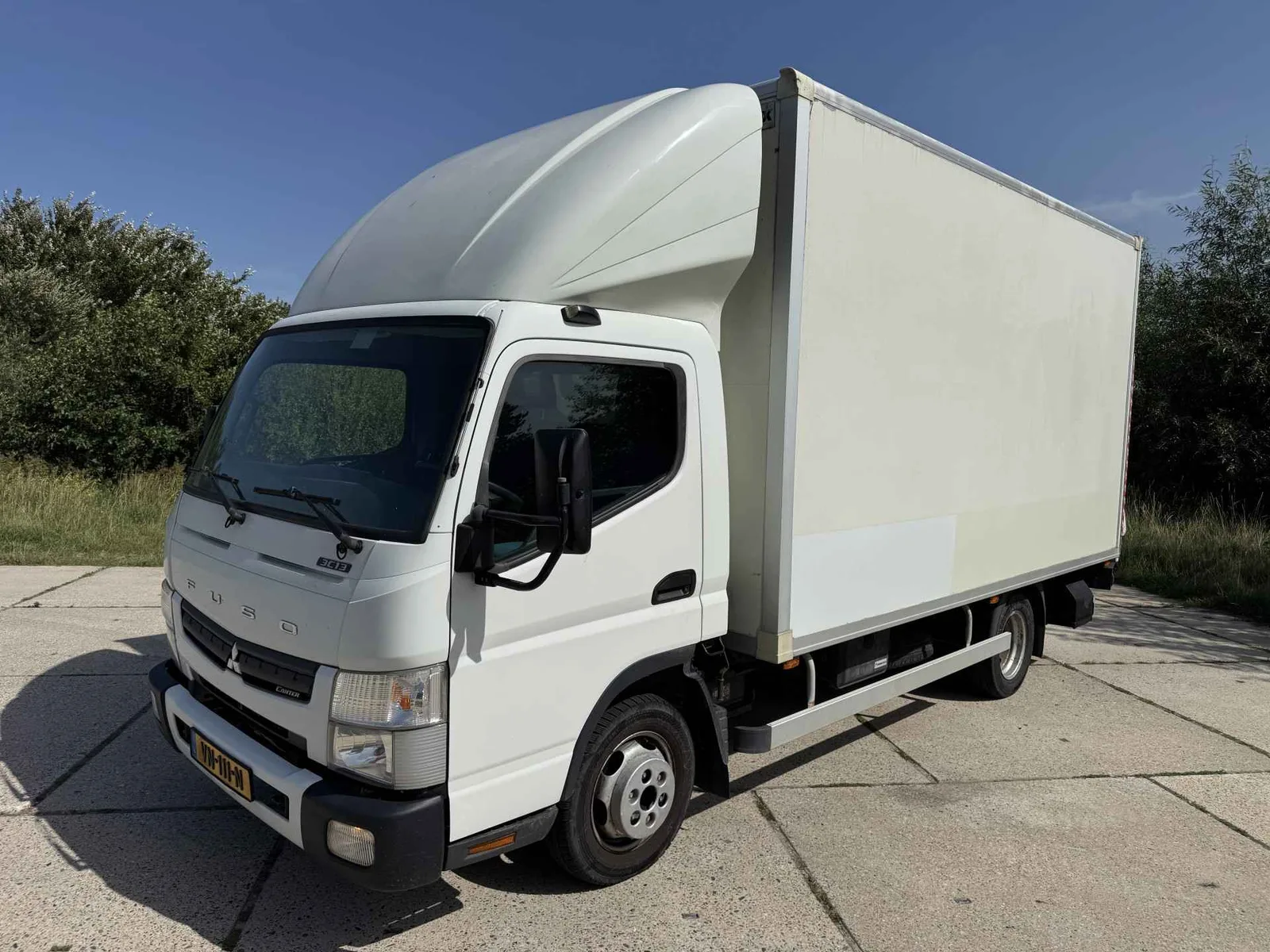 Mitsubishi Canter (2015) — foto 1