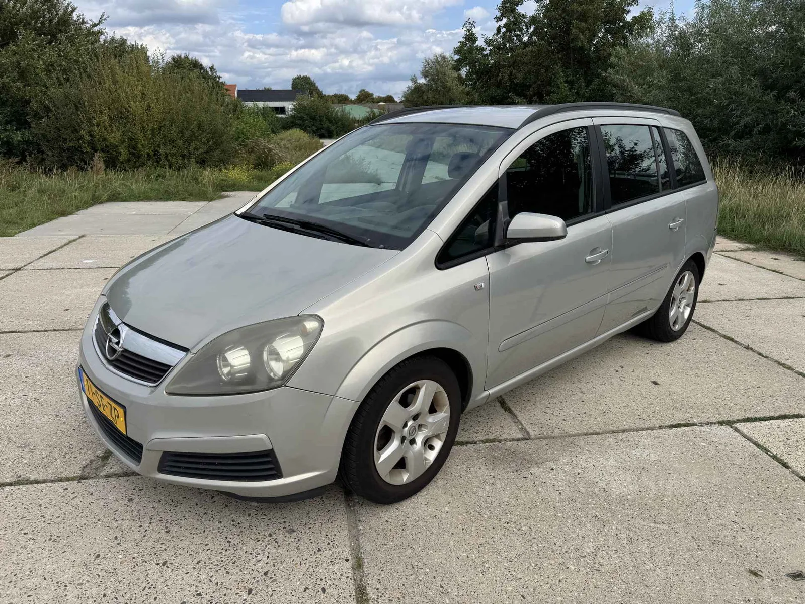 Opel Zafira (2005) — foto 1
