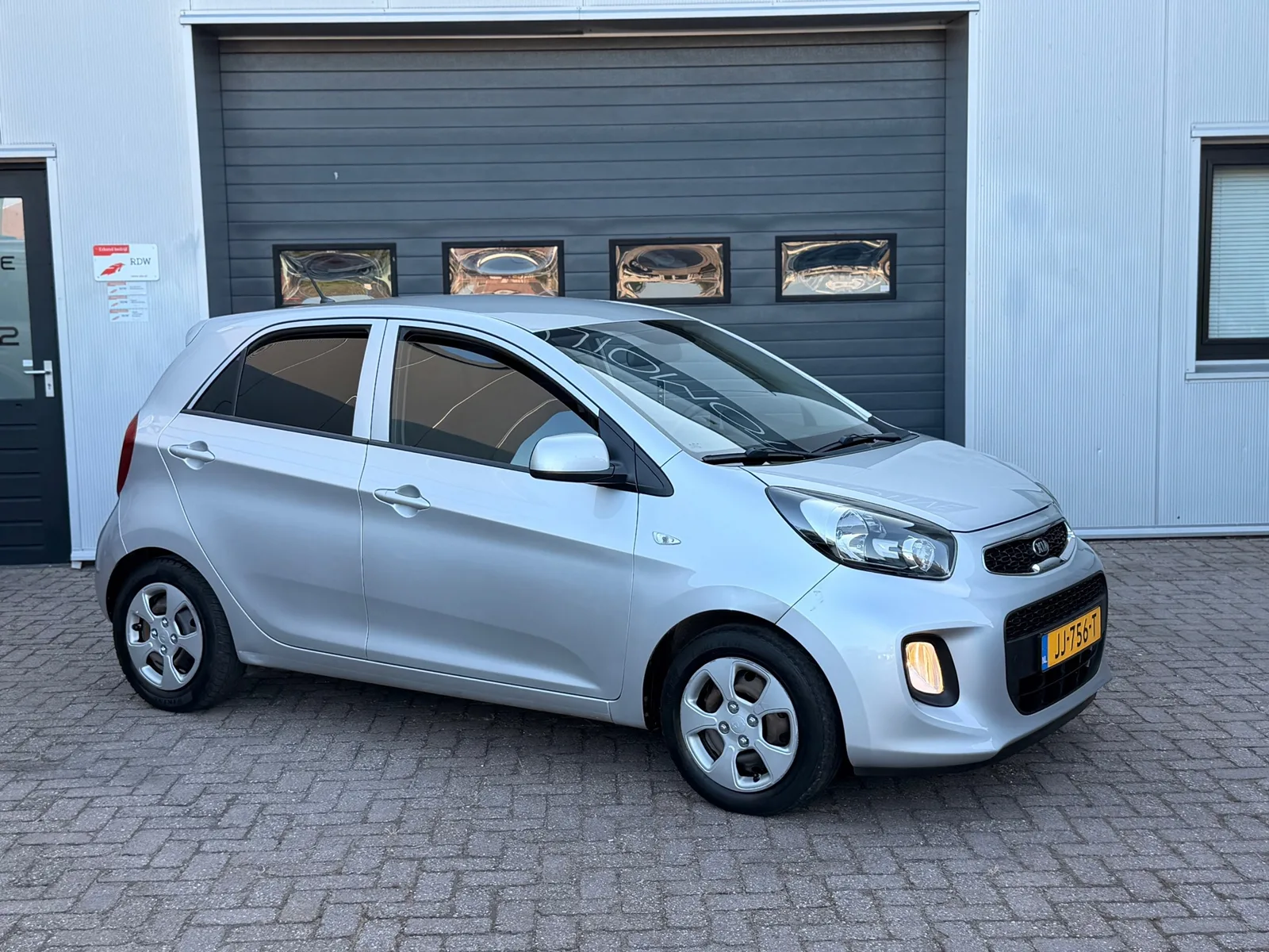 Kia Picanto (2016) — foto 1