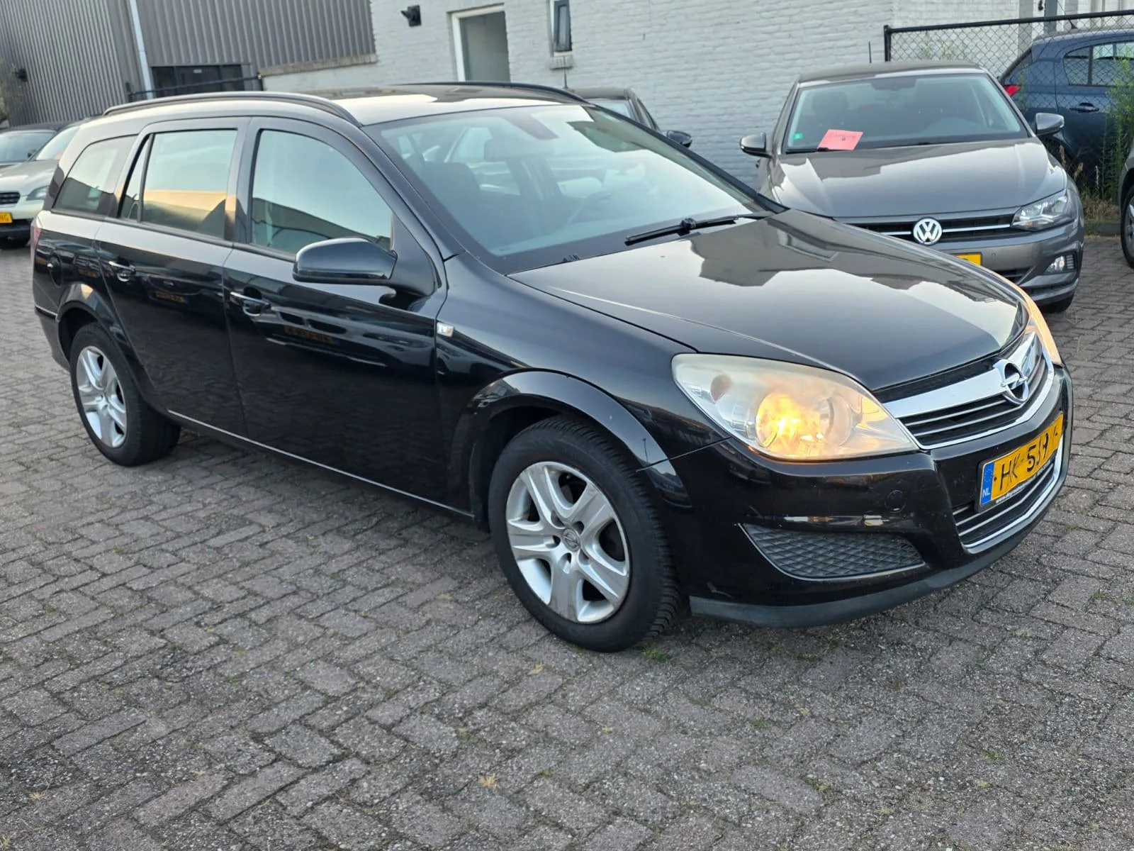 Opel Astra (2009) — foto 1