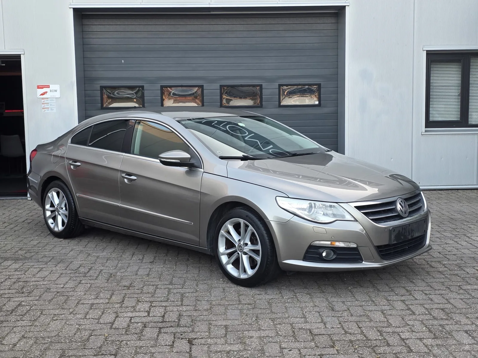 Volkswagen Passat (2011) — foto 1