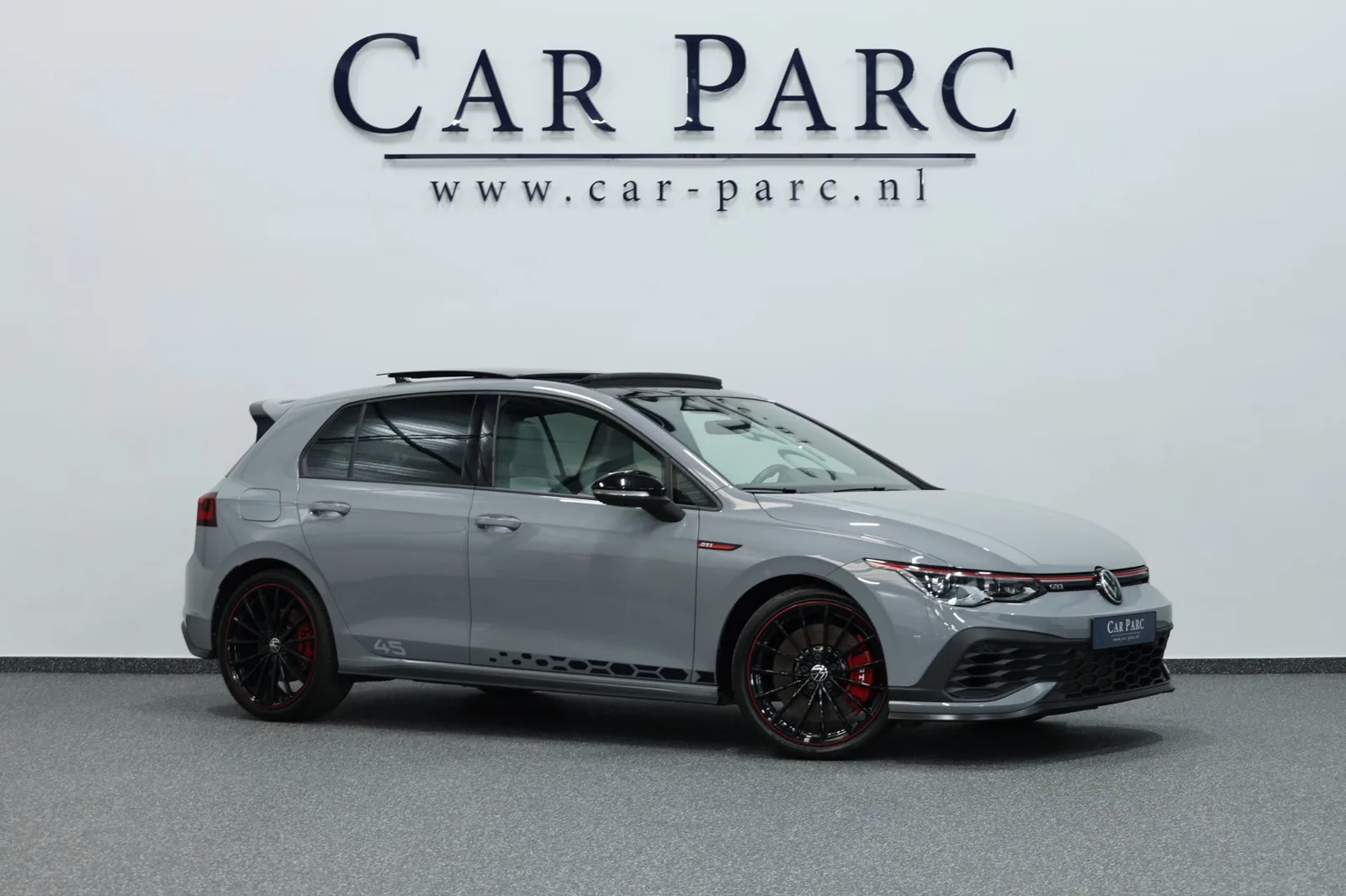 Volkswagen Golf (2021) — foto 1