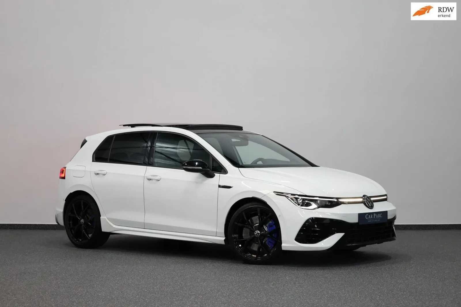 Volkswagen Golf (2022) — foto 1