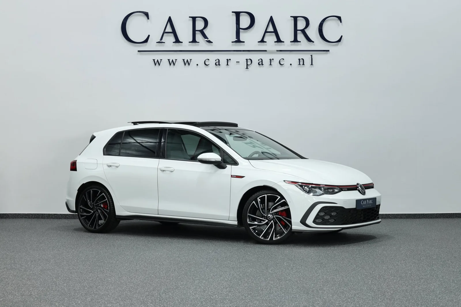 Volkswagen Golf (2021) — foto 1