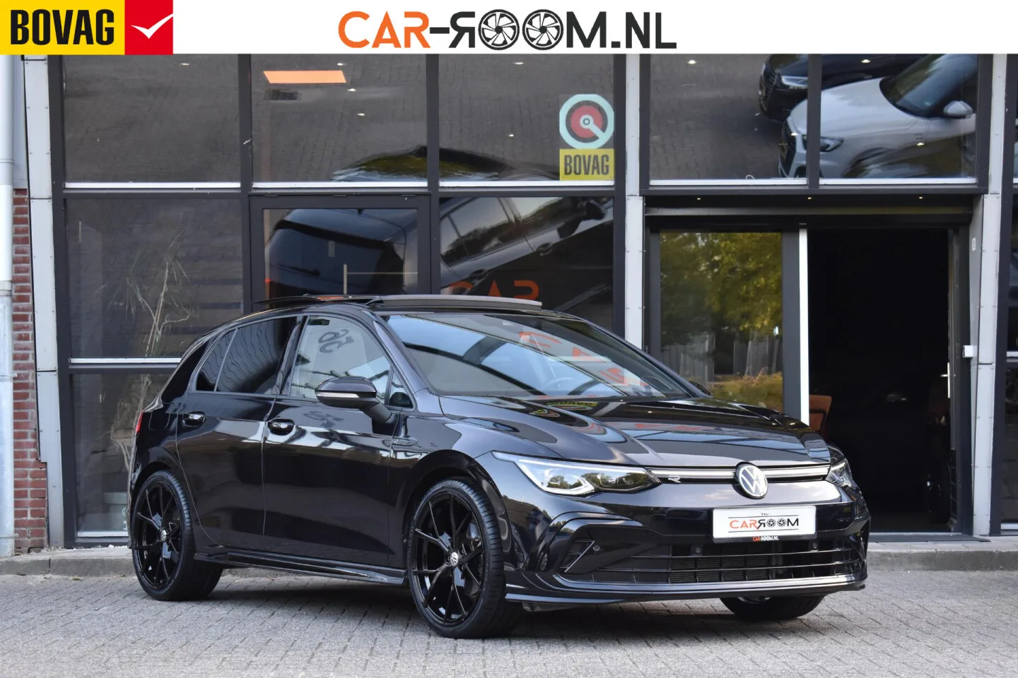 Volkswagen Golf (2024) — foto 1