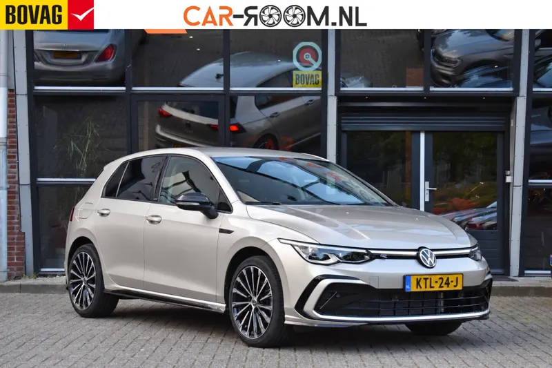 Volkswagen Golf (2023)
