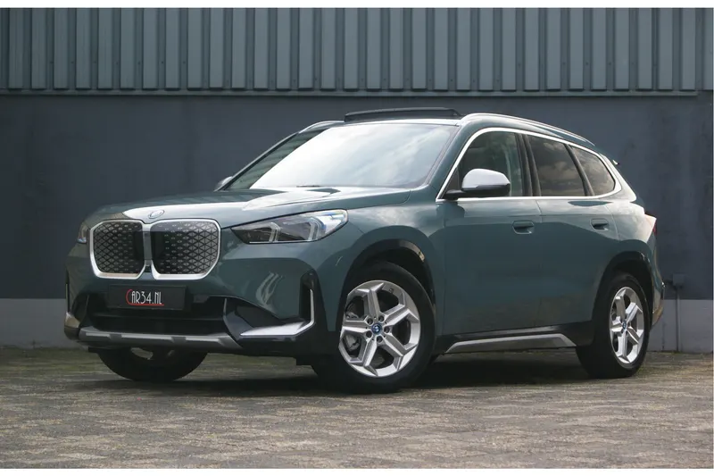 BMW iX1 (2024)