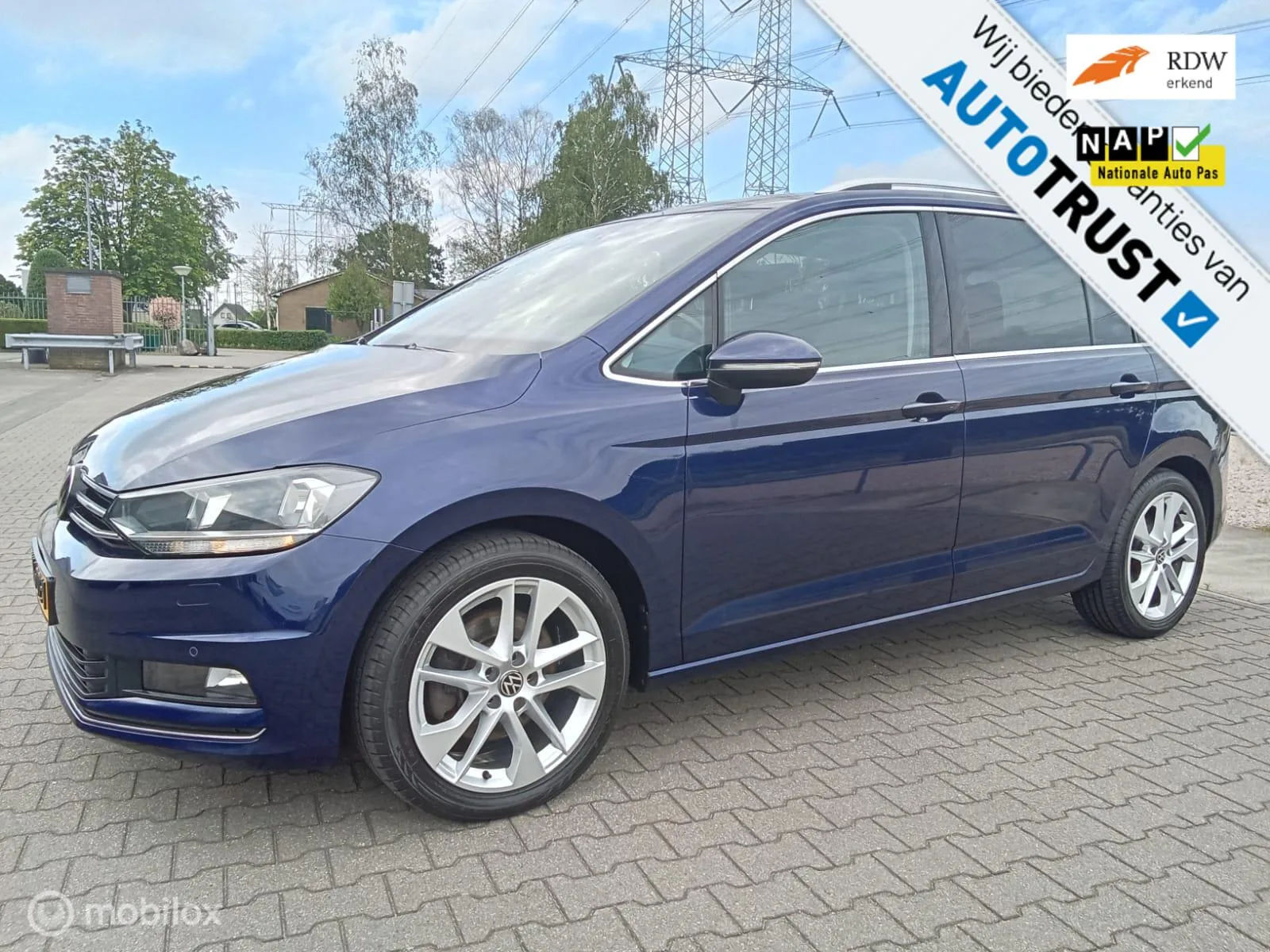 Volkswagen Touran (2021) — foto 1