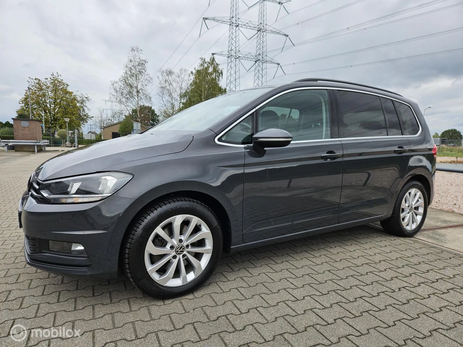 Volkswagen Touran (2021) — foto 1