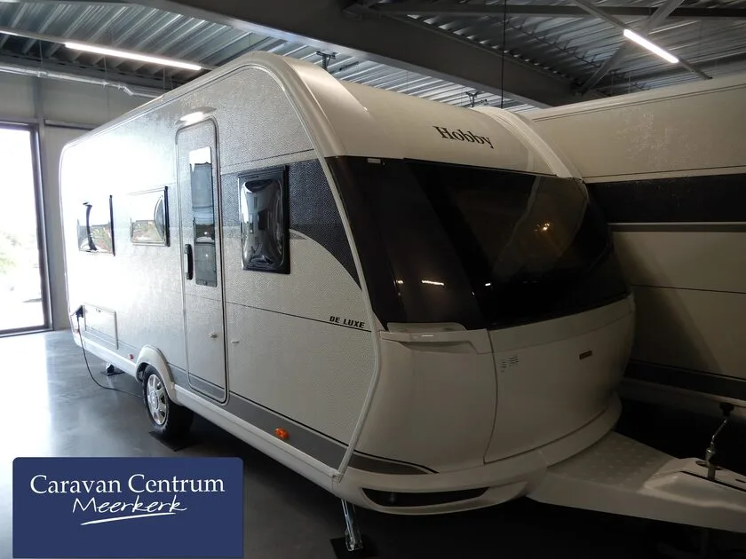 Hobby De Luxe (2026) — foto 1