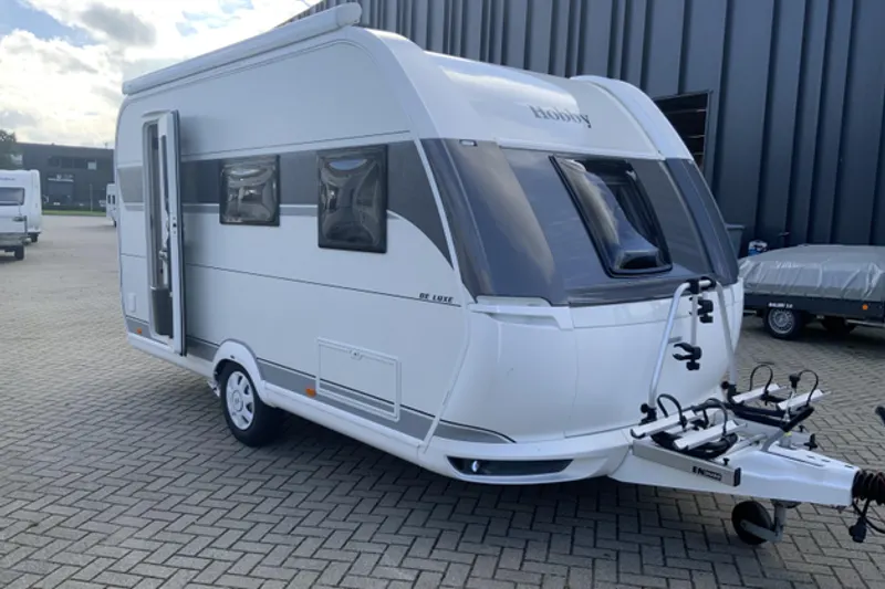 Hobby De Luxe (2024)
