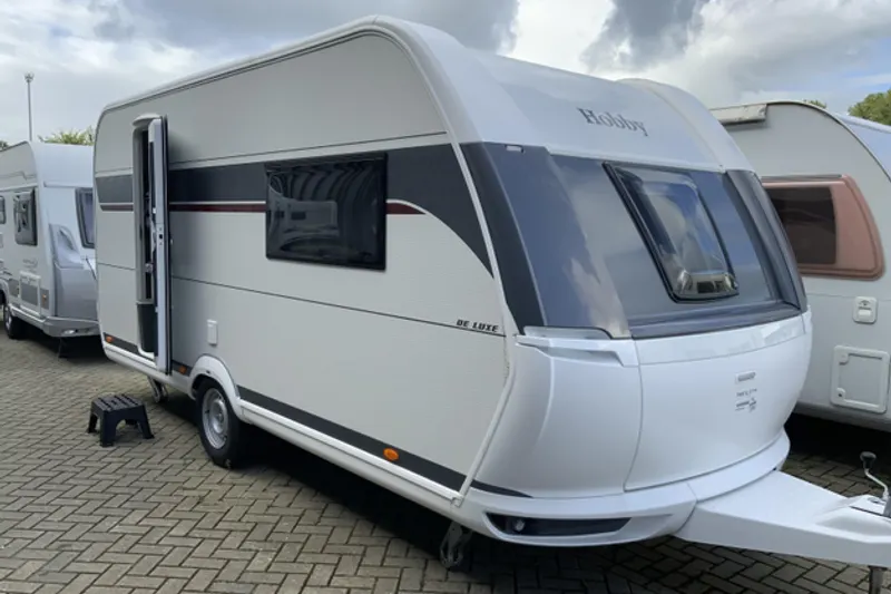 Hobby De Luxe (2027)