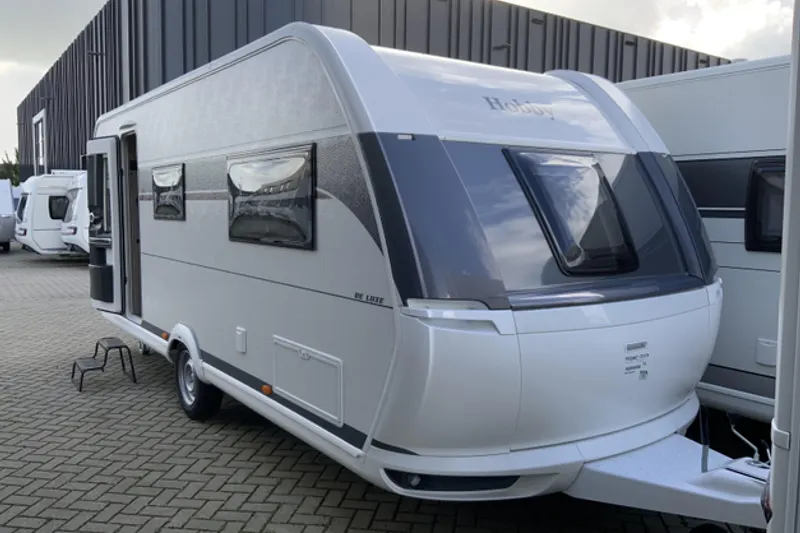 Hobby De Luxe (2027)
