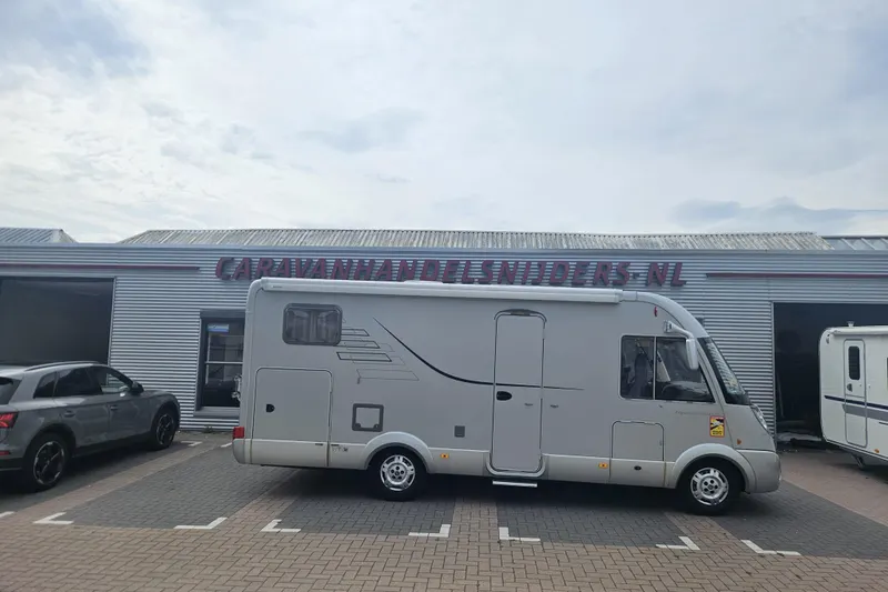 Hymer B614 (2007)