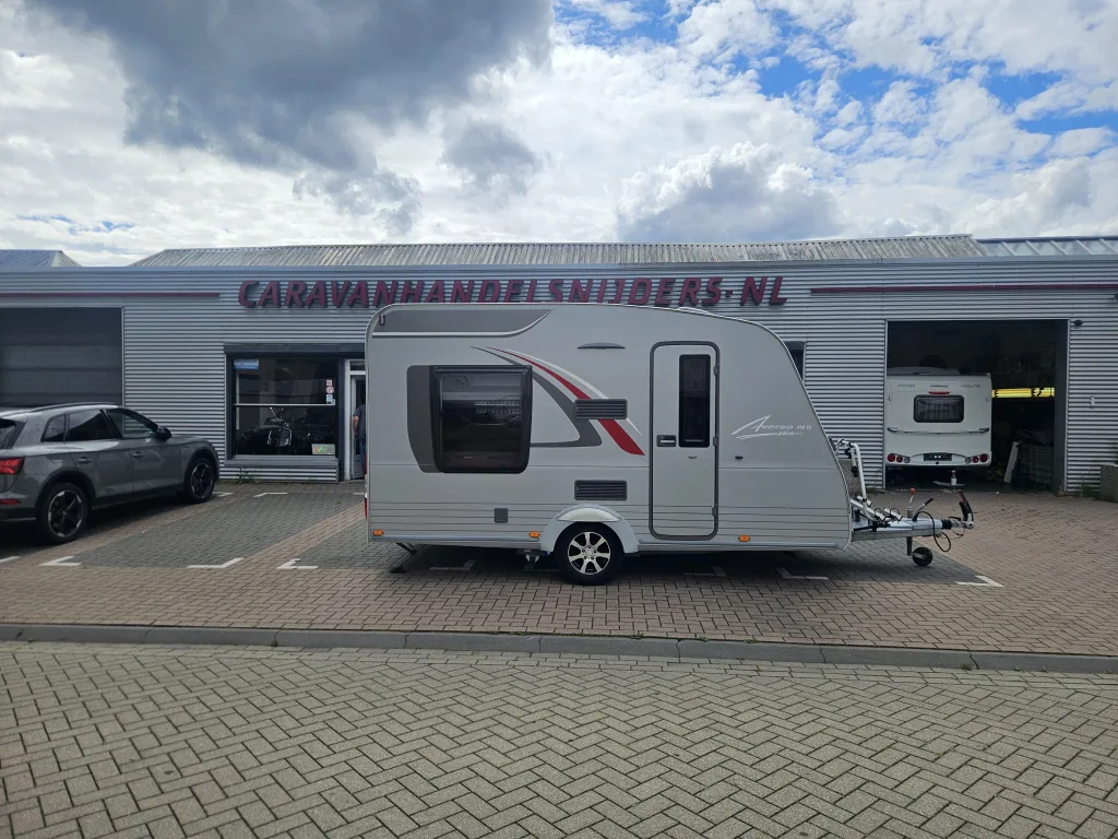 Bürstner Averso Plus (2015) — foto 1