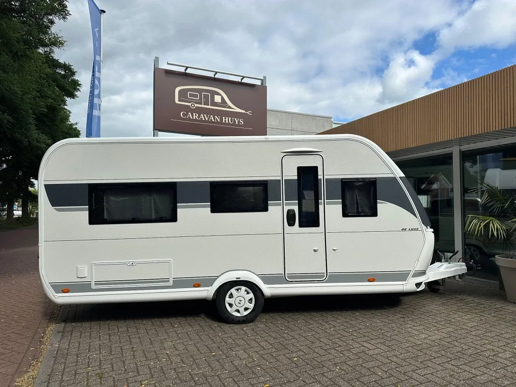 Hobby De Luxe (2026) — foto 1