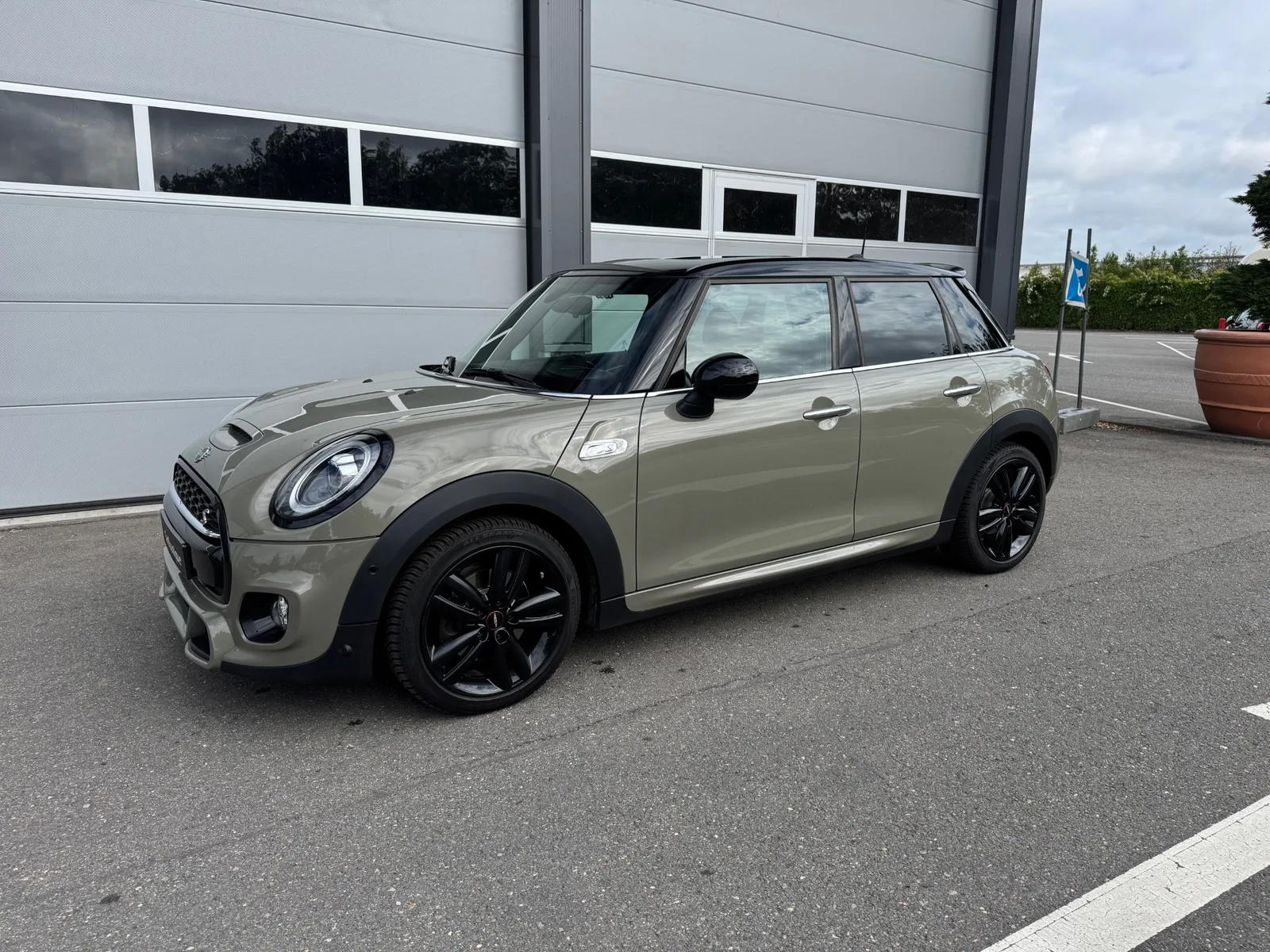 MINI Cooper S (2018) — foto 1