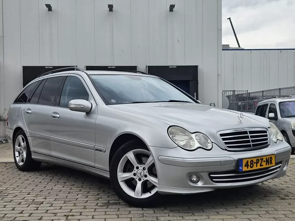 Mercedes-Benz C-Klasse (2005) — foto 1