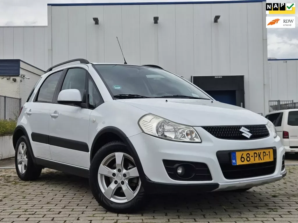 Suzuki SX4 (2011) — foto 1