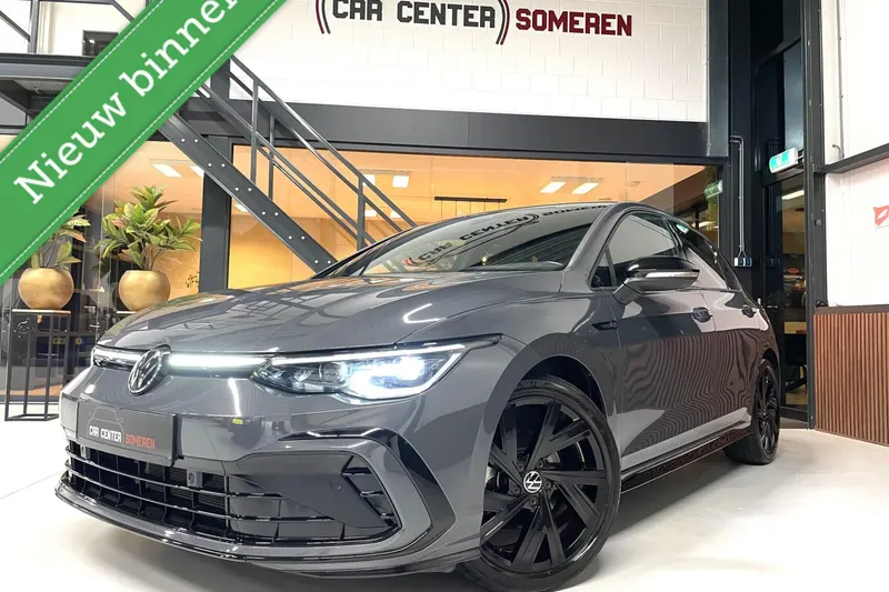 Volkswagen Golf (2024)