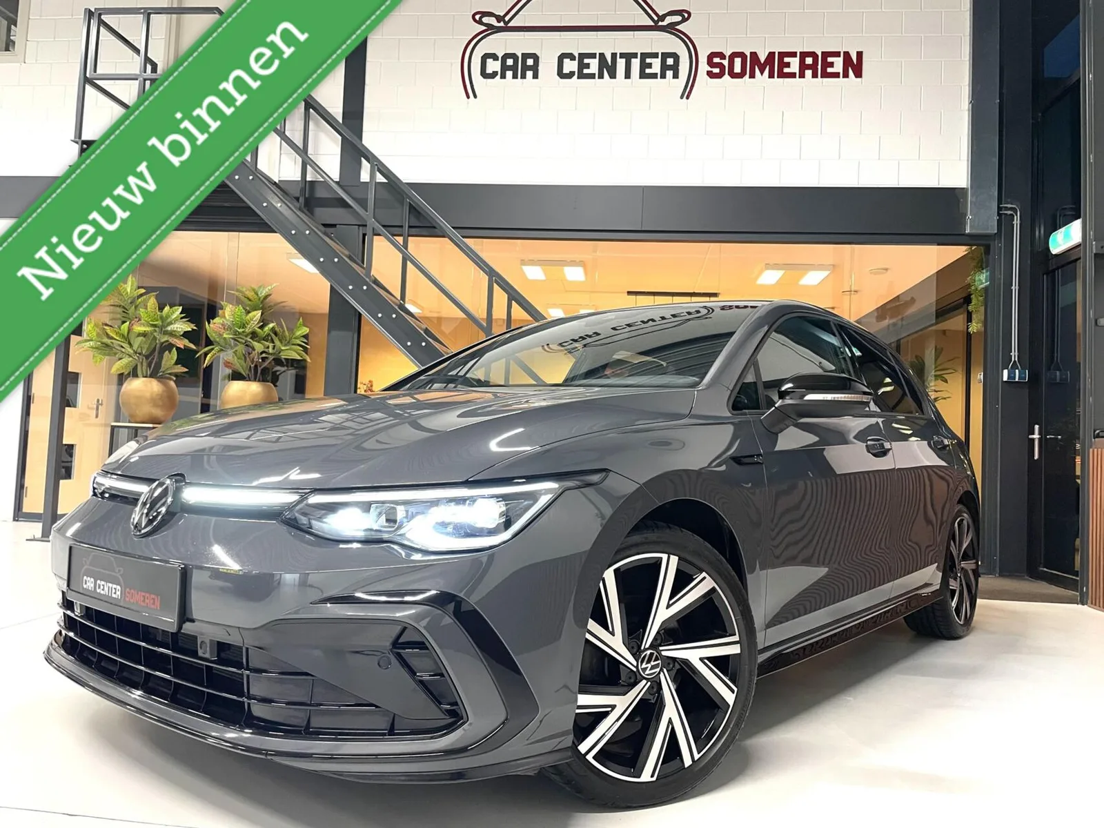 Volkswagen Golf (2024) — foto 1