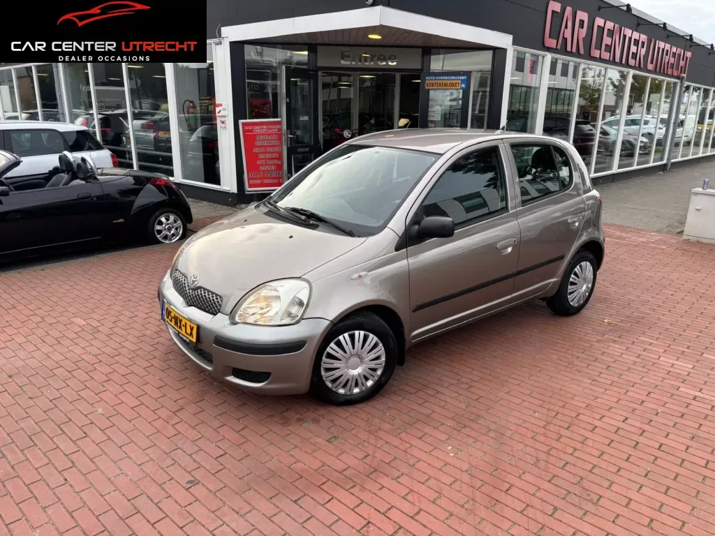 Toyota Yaris (2004) — foto 1