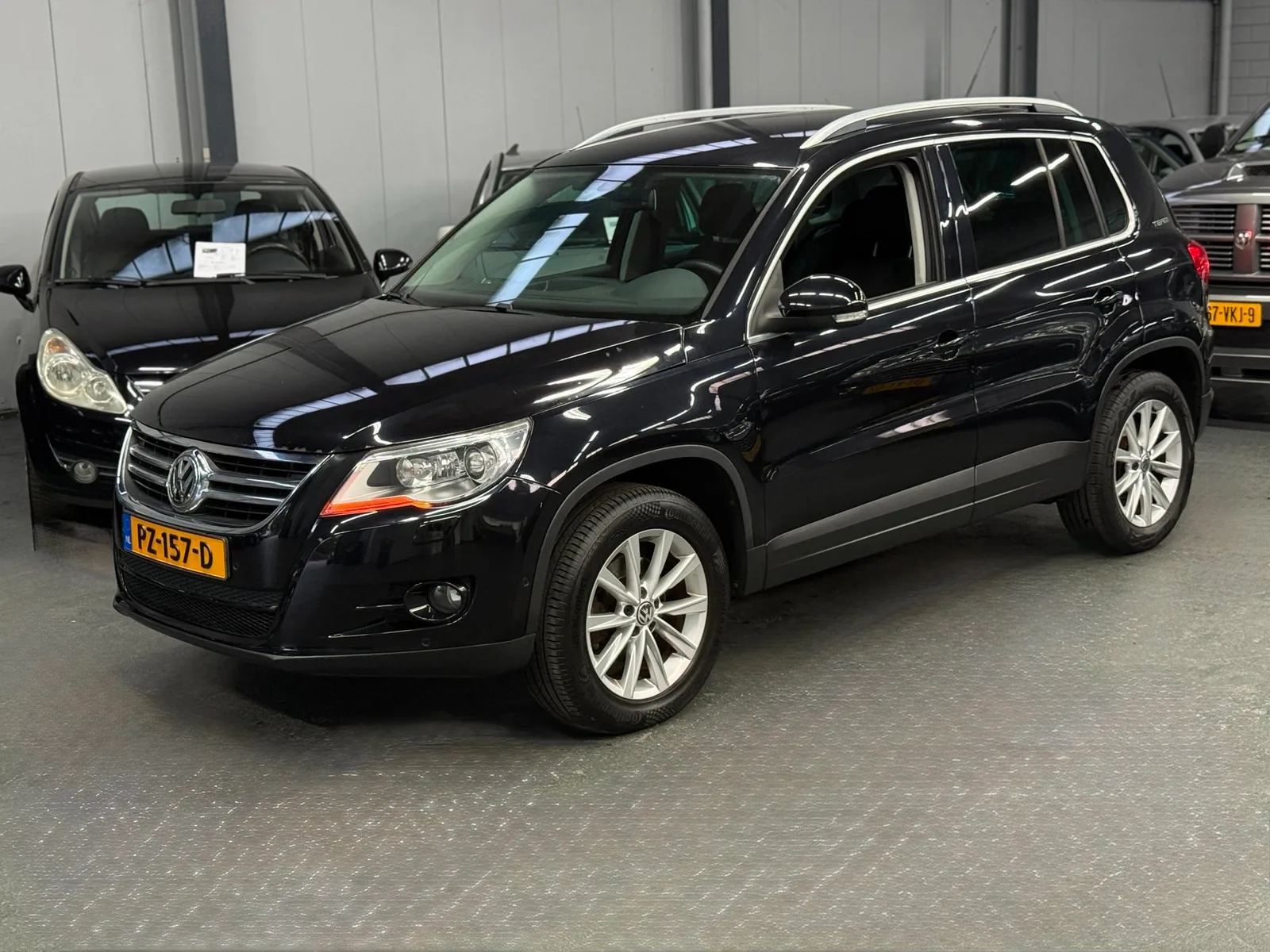 Volkswagen Tiguan (2010) — foto 1