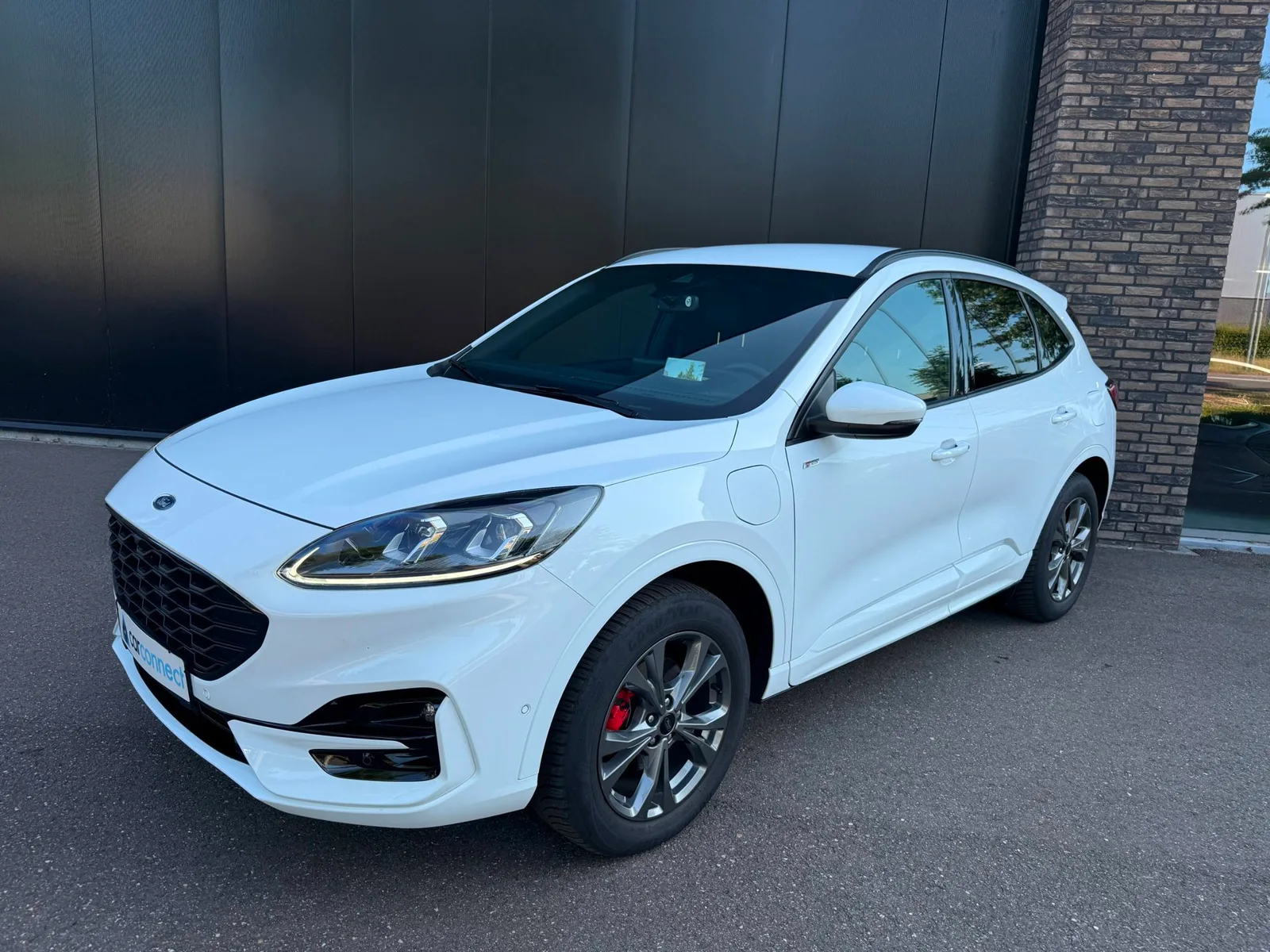 Ford Kuga (2023) — foto 1