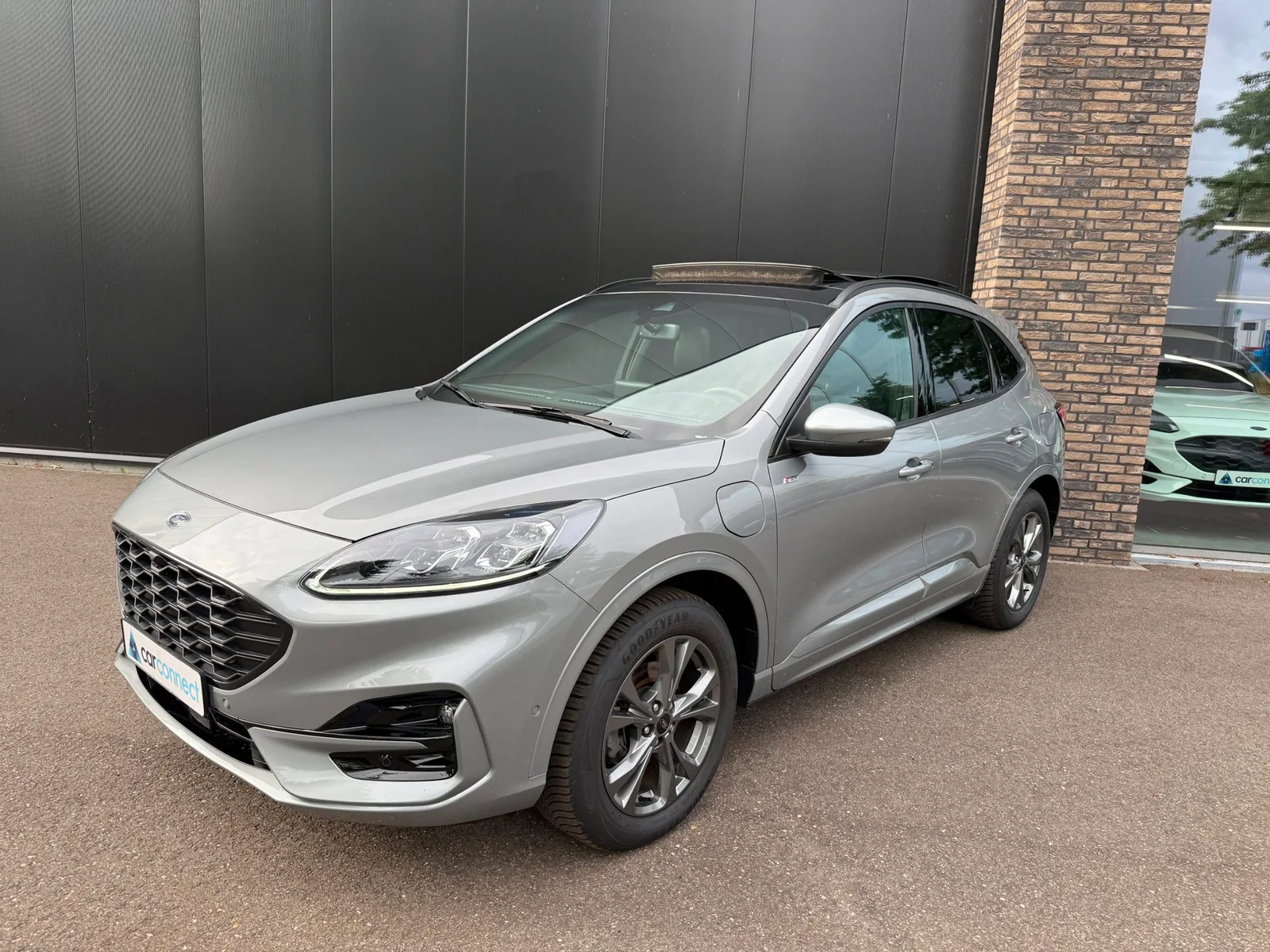 Ford Kuga (2023) — foto 1