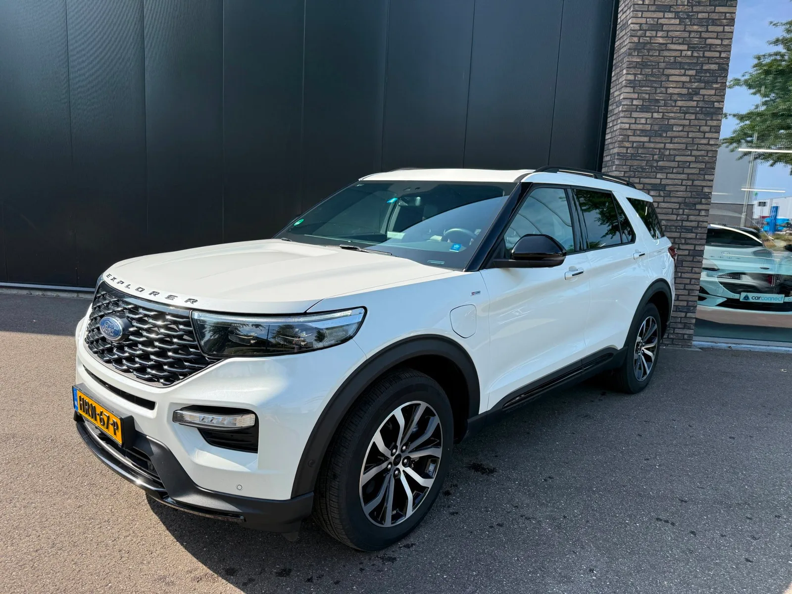 Ford Explorer (2024) — foto 1