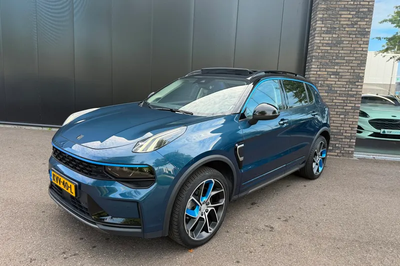 Lynk & Co 01 (2022)