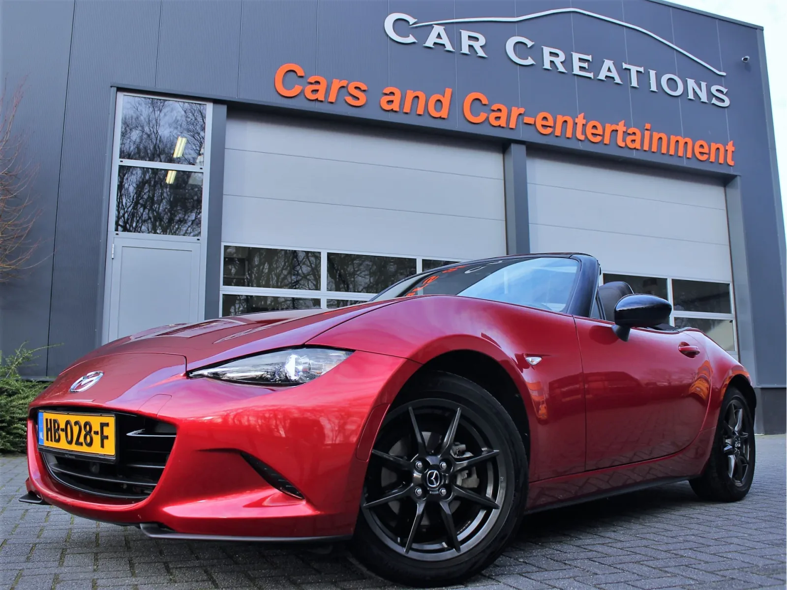 Mazda MX-5 (2015) — foto 1