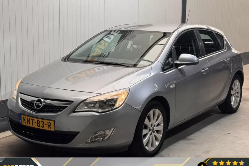 Opel Astra (2011)