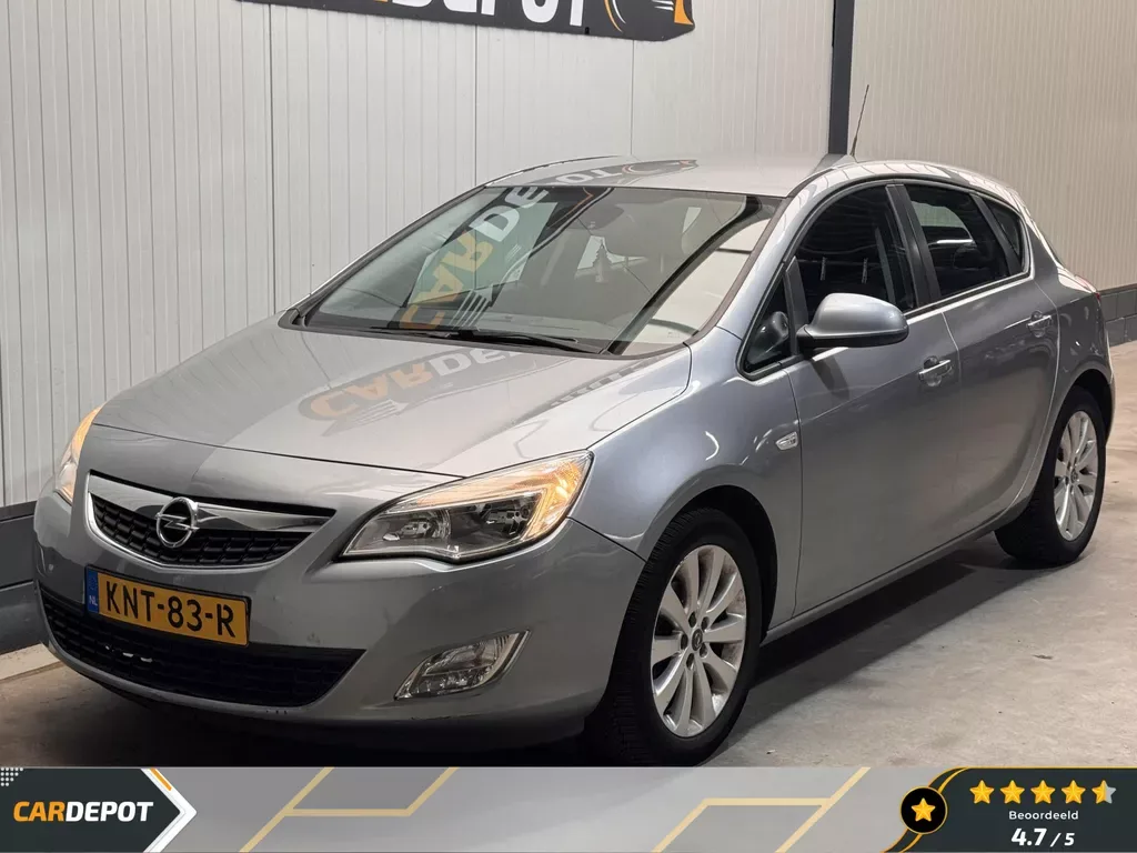 Opel Astra (2011) — foto 1