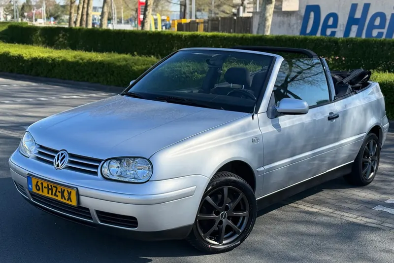 Volkswagen Golf (2002)