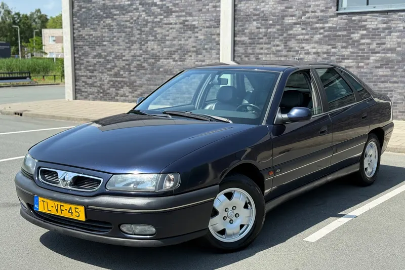 Renault Safrane (1998)