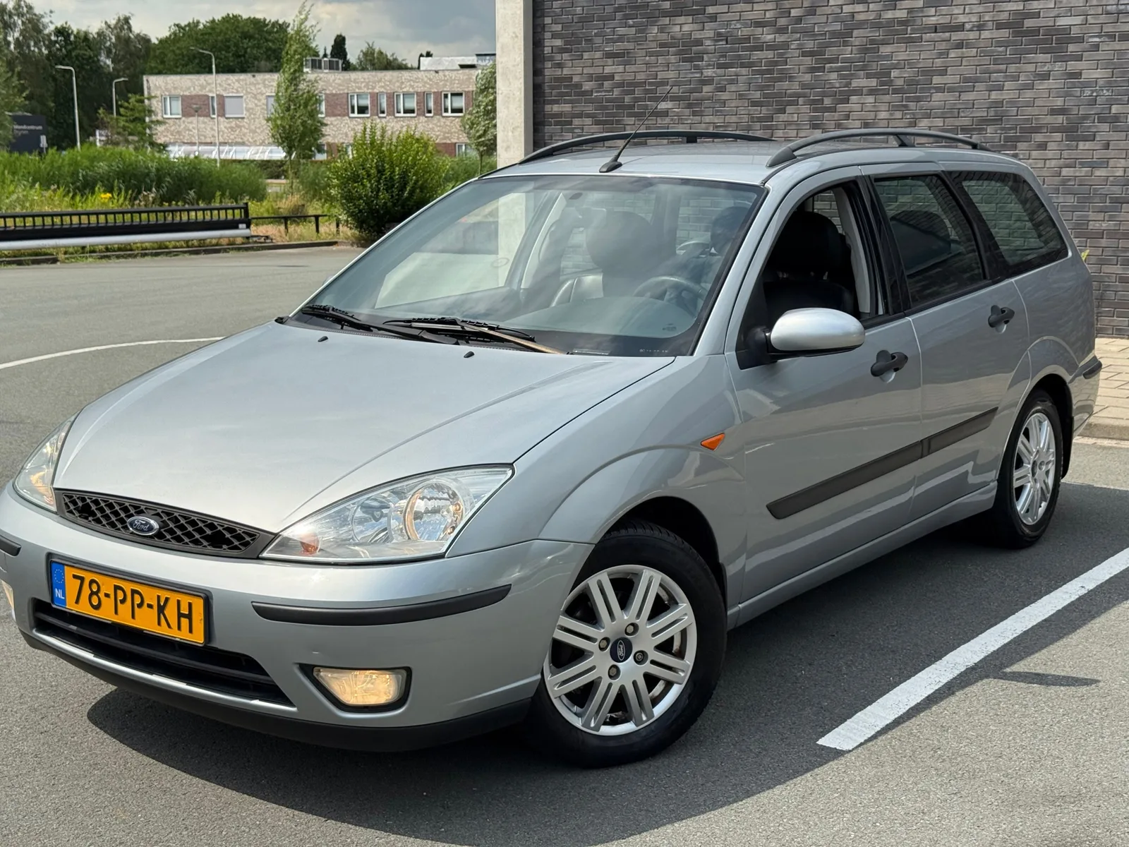 Ford Focus (2004) — foto 1