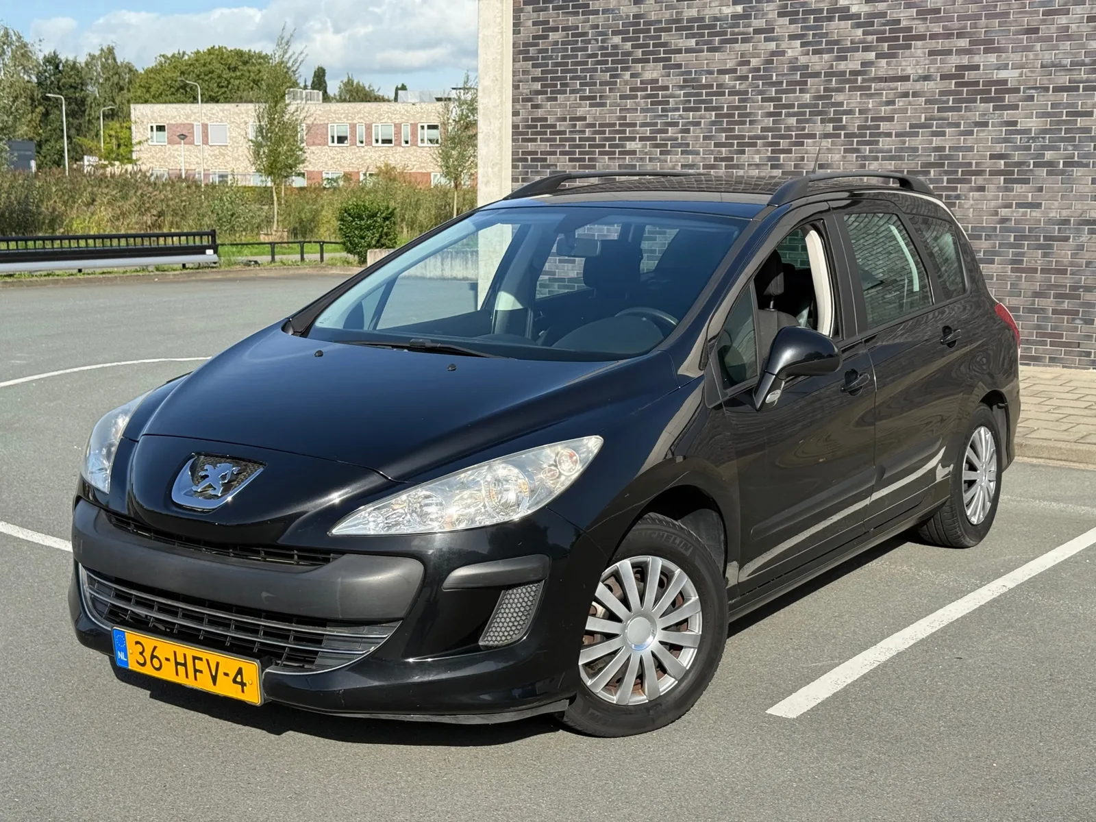 Peugeot 308 (2008) — foto 1