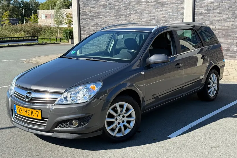 Opel Astra (2009)