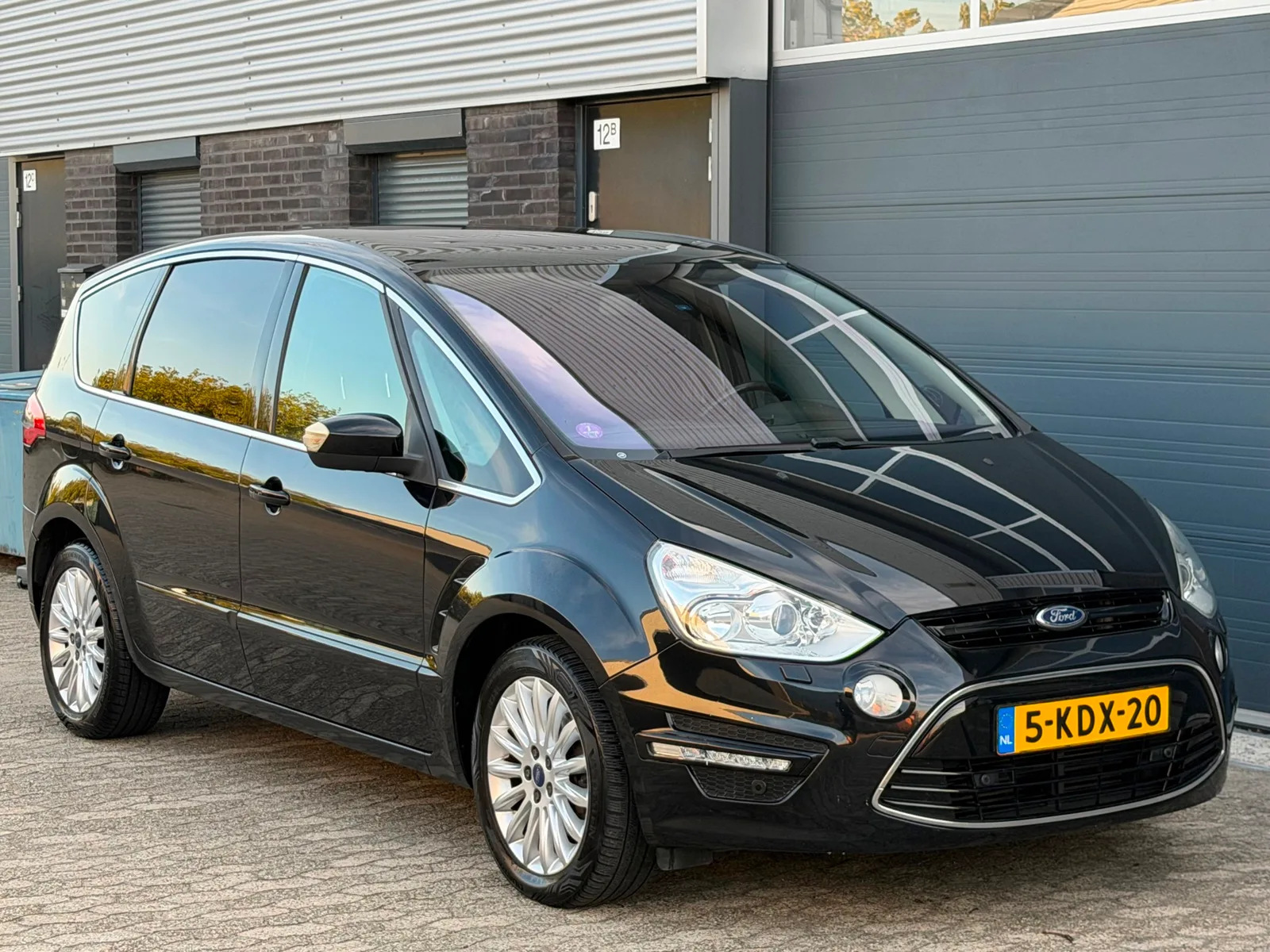 Ford S-Max (2013) — foto 1